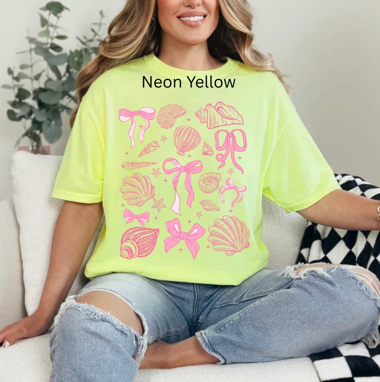 Pink Coquette Seashell, Beach, Coastal, Summer Vibes, Pink Summer Coquette, Summer, Girls Trip, Retro Summer T-shirt