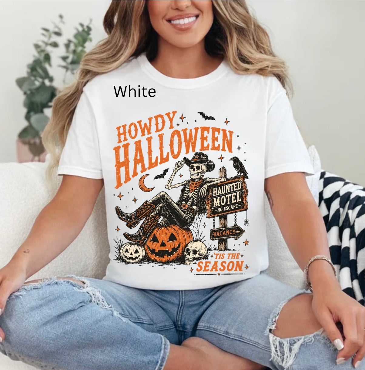 Western Howdy Halloween, Haunted Motel, Scarecrow, Retro Halloween, Spooky Halloween, Trick or Treat, Spooky T-shirt