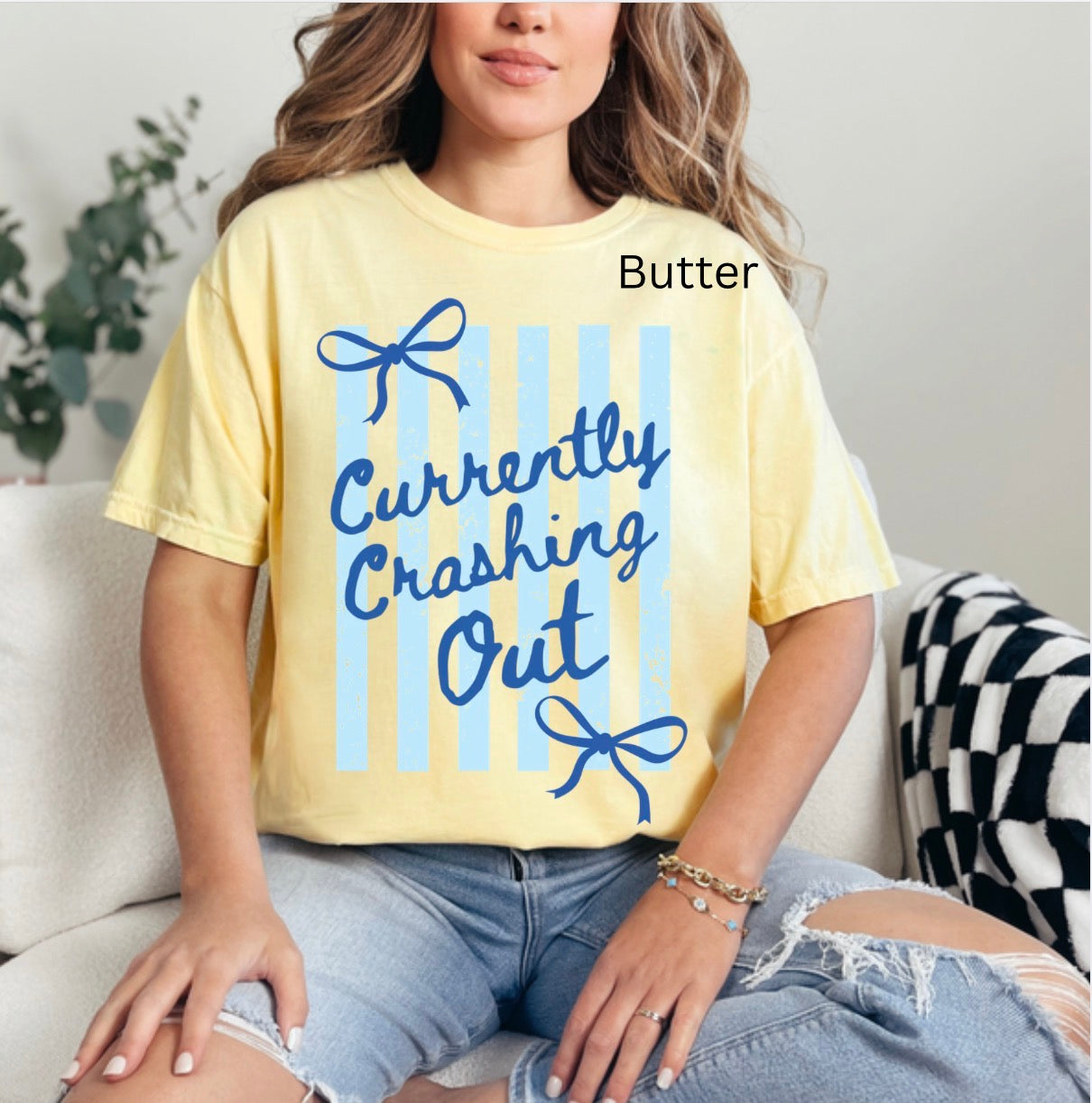 Currently Crashing Out, Funny Quote, Funny Coquette, Preppy Adult Humor, Trendy, preppy quote, trendy bow T-shirt