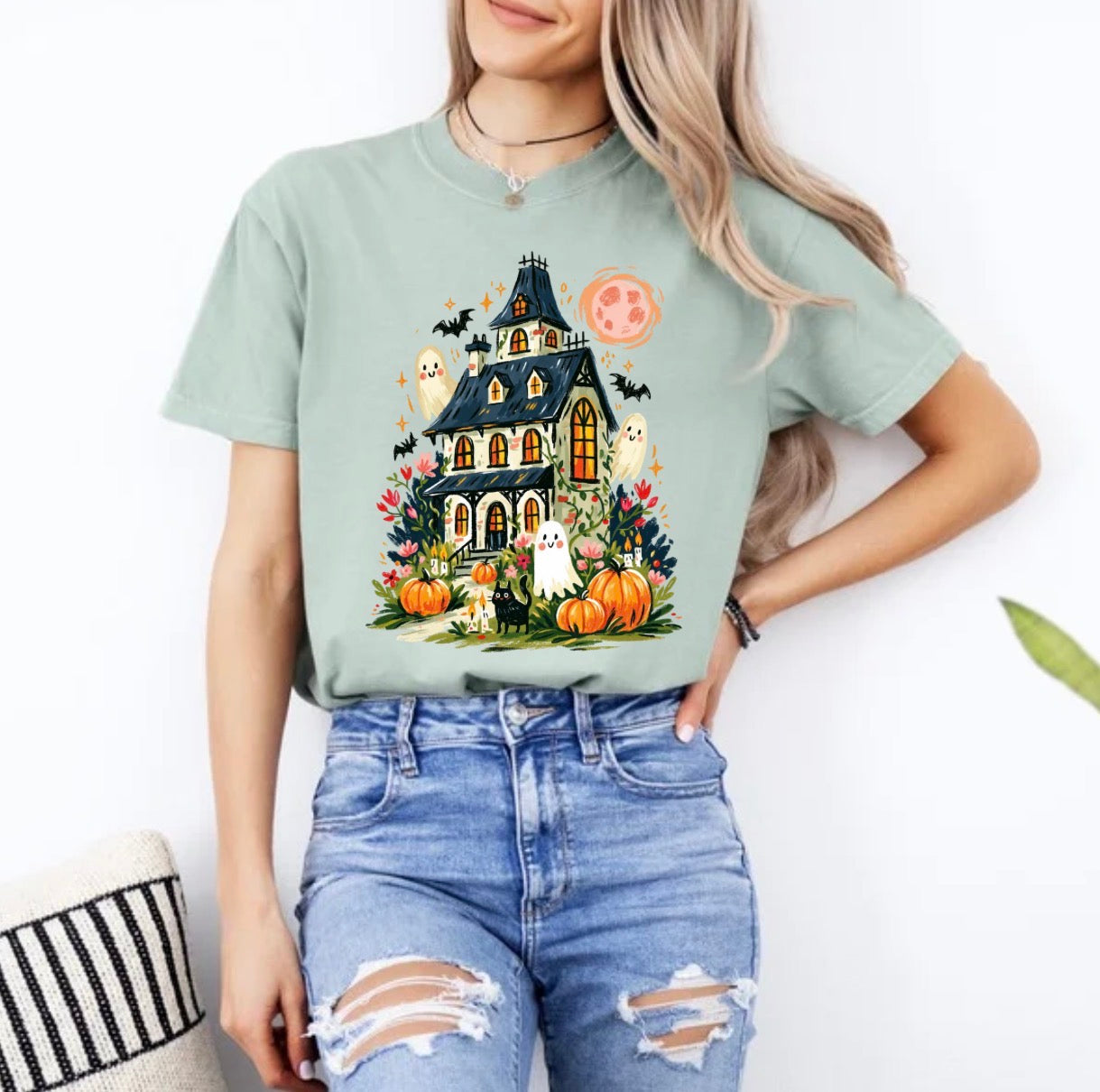 Trendy Haunted House, Brushstroke Halloween, Girly Spooky Season, Trendy Floral Fall T-shirt