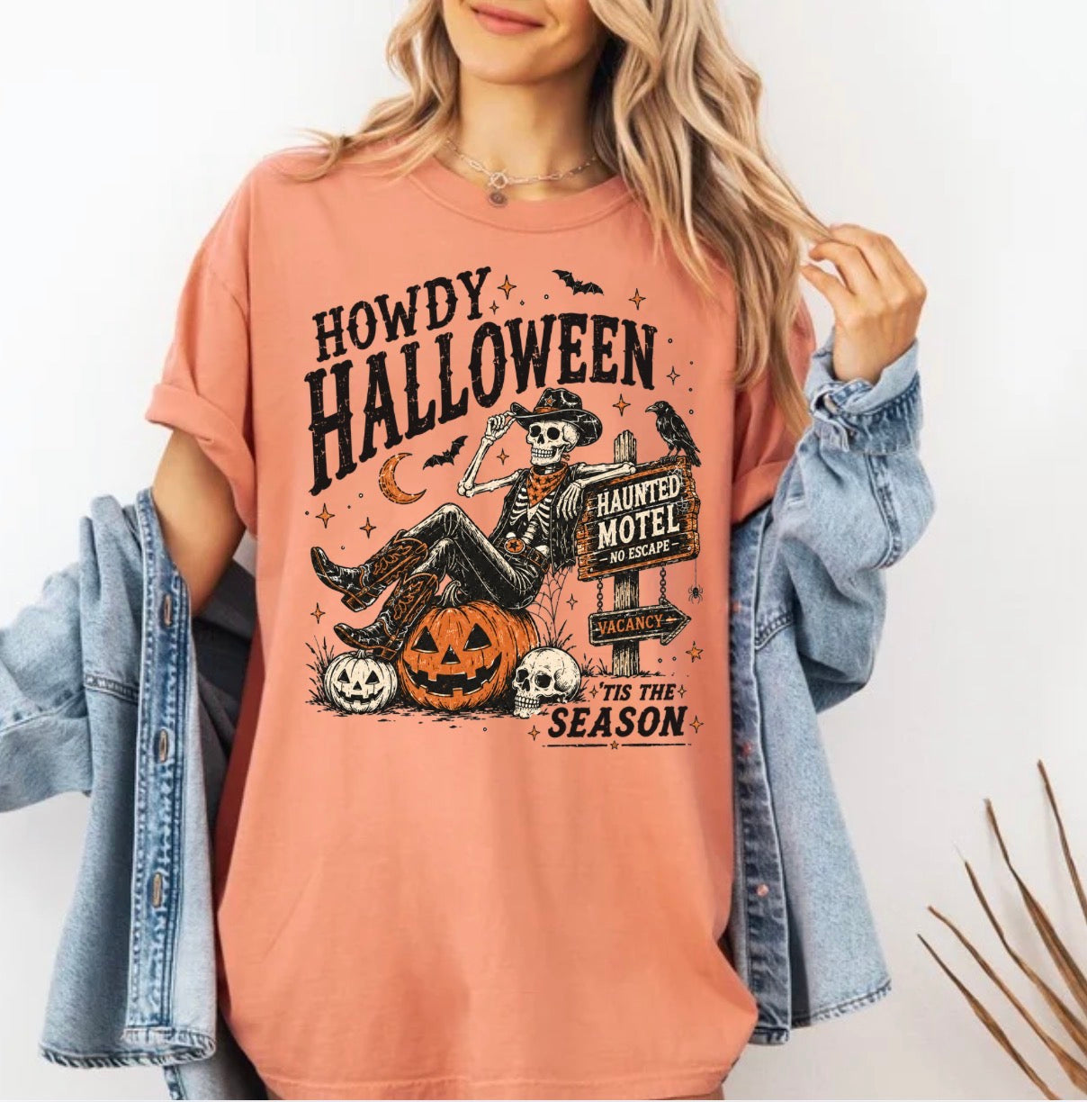 Western Howdy Halloween, Haunted Motel, Scarecrow, Retro Halloween, Spooky Halloween, Trick or Treat, Spooky T-shirt