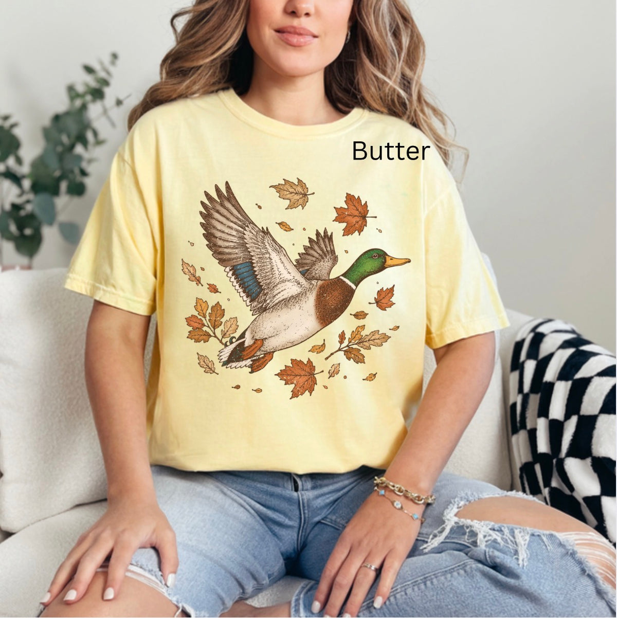 Flying Mallard Duck w/ Leaves, Vintage, Fall, Duck Hunting, Distressed Hunting, Trendy Outdoor T-shirt