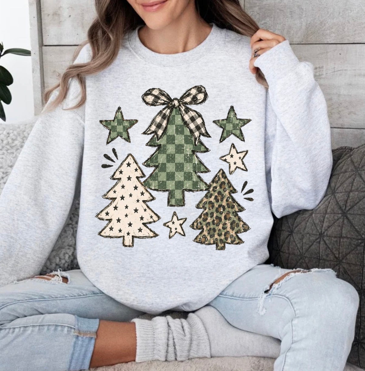 Camo Christmas Tree, Preppy Girly Xmas, Preppy Christmas, Camo Christmas, Retro Christmas, Trendy Christmas Sweatshirt