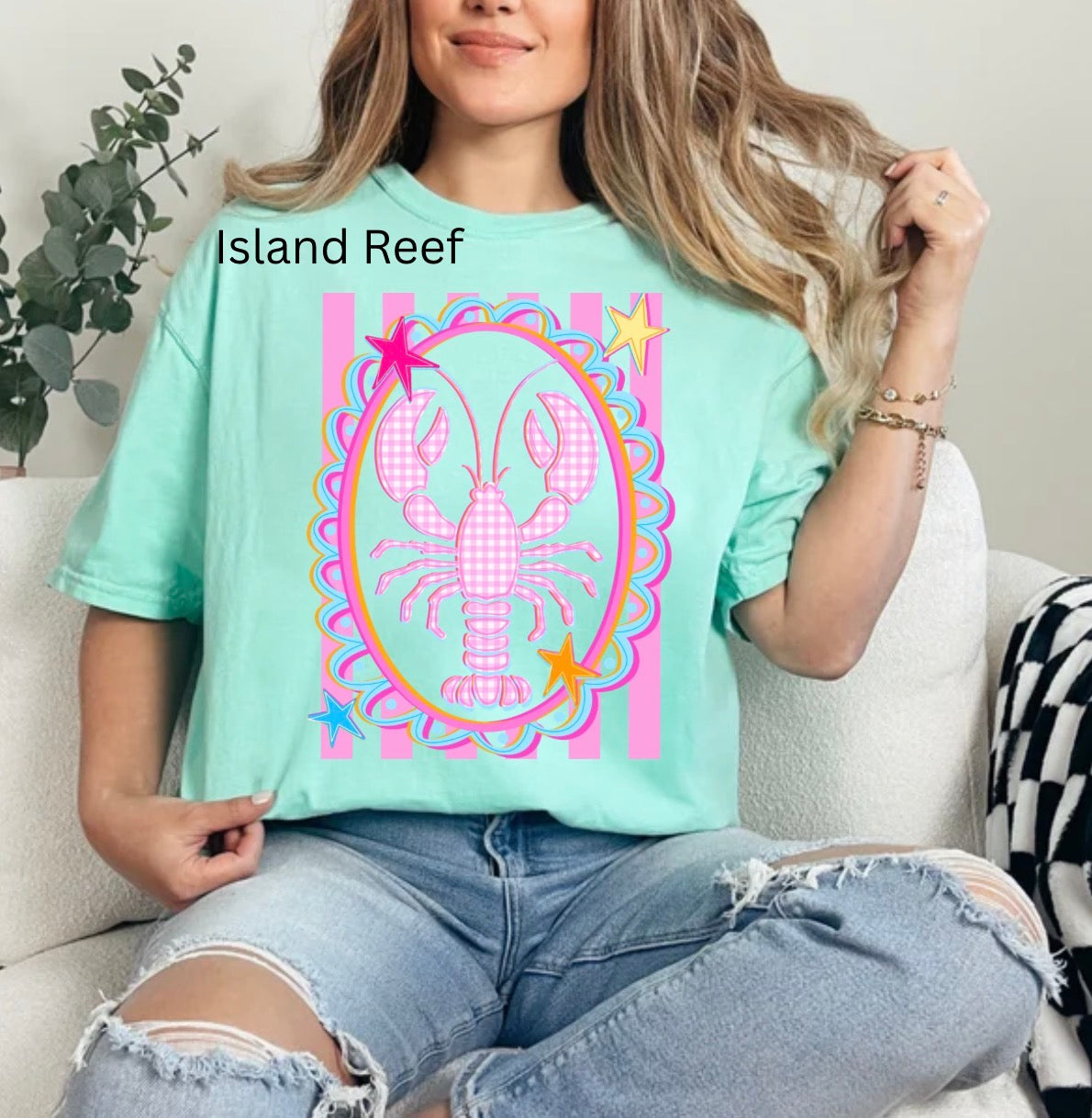 Preppy Coastal Lobster Bow, Scalloped Frame Lobster, Pink Gingham Lobster, Summer Beach T-Shirt
