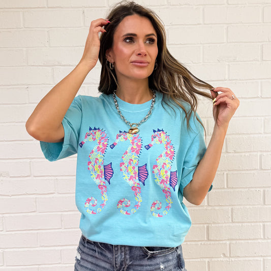 Neon Seahorse, Beach Coastal Hawaii, Preppy Beach, Cute Beachy Vibes, Preppy Coastal Neon T-shirt