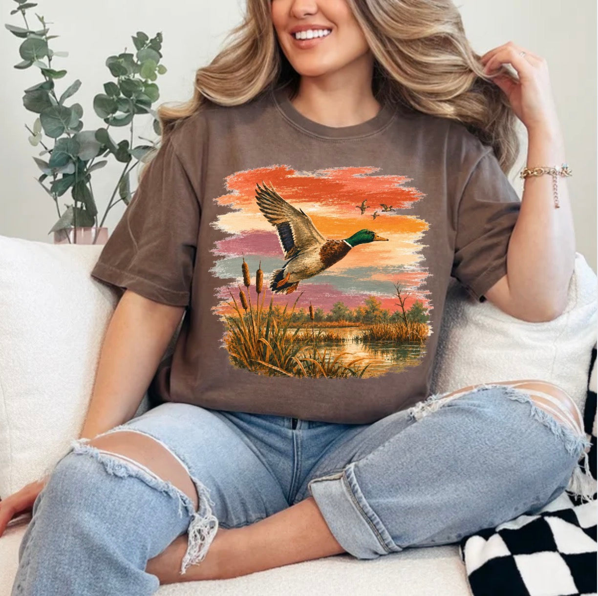 Distressed Sunset Duck Hunting, Vintage, retro, Vintage 90s, Retro Mallard duck, fall, autumn, Hunting T-shirt