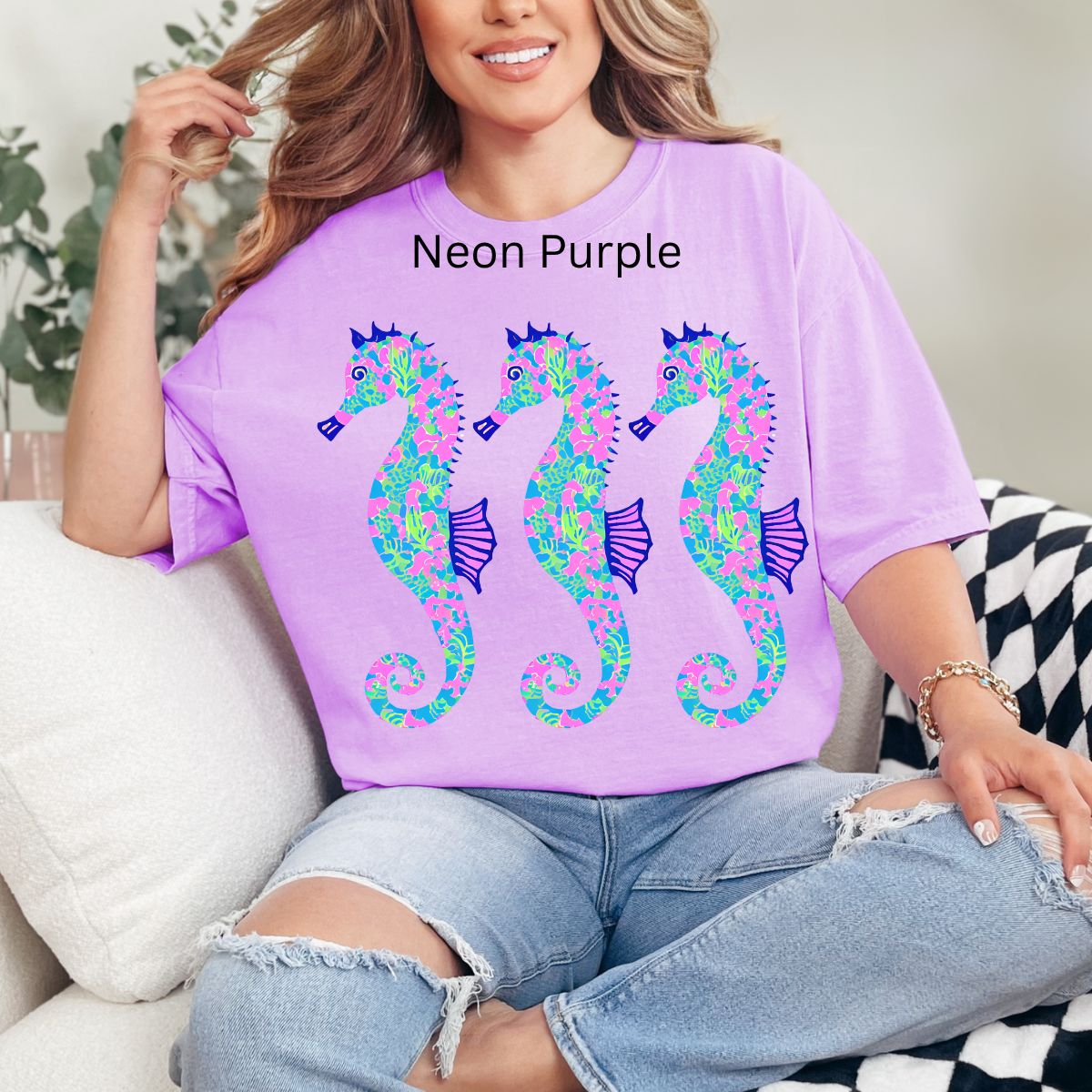 Neon Seahorse, Beach Coastal Hawaii, Preppy Beach, Cute Beachy Vibes, Preppy Coastal Neon T-shirt