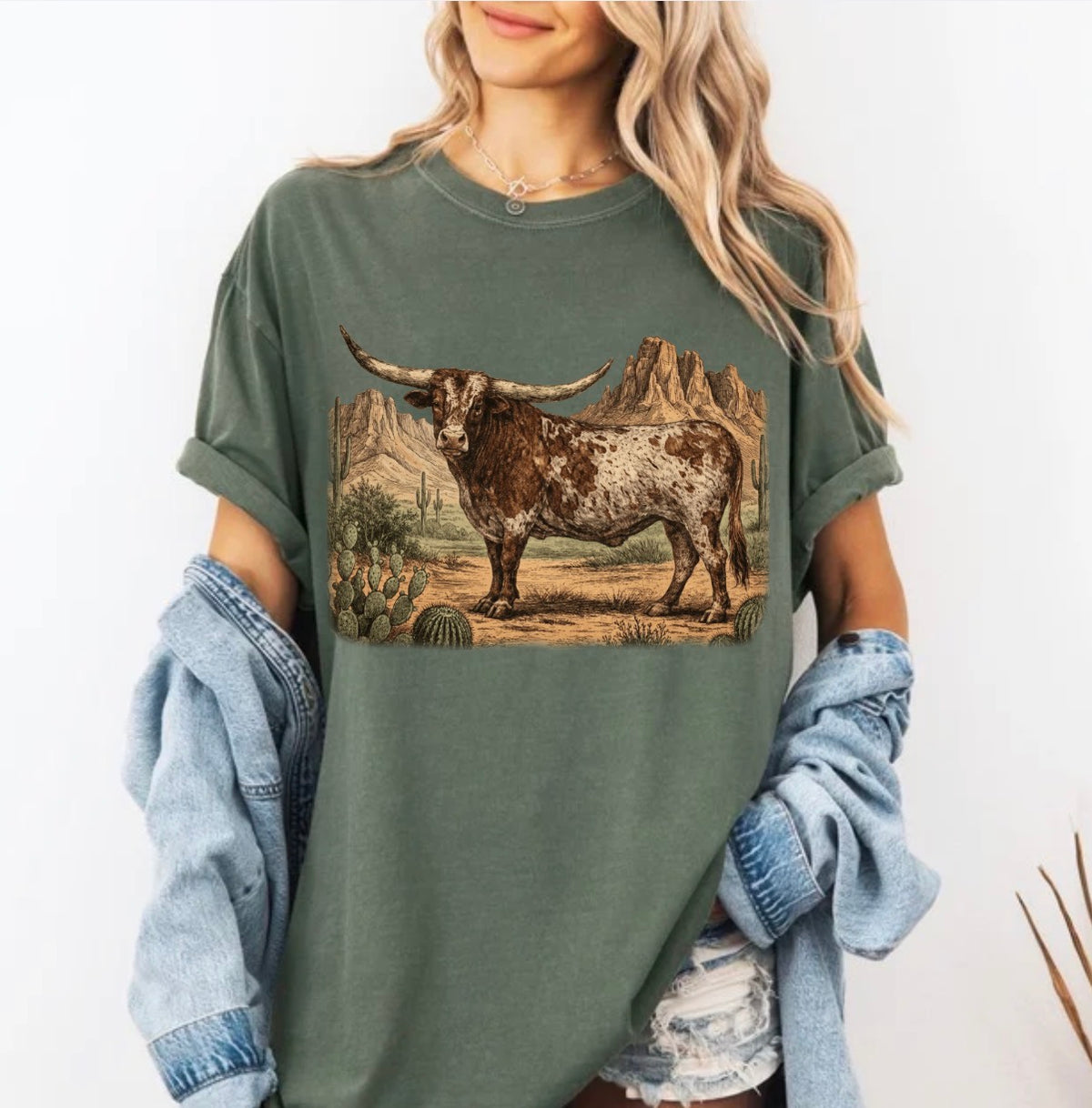 Vintage Longhorn Bull, Western, Cowboy, Cattle, Retro Desert, Ranch Animal, Rustic Western T-shirt