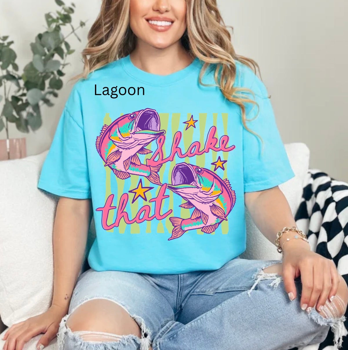 Everyday Shake That Bass Summer, Retro Fishing, Colorful Largemouth Bass, Funny, Lake Life T-shirt