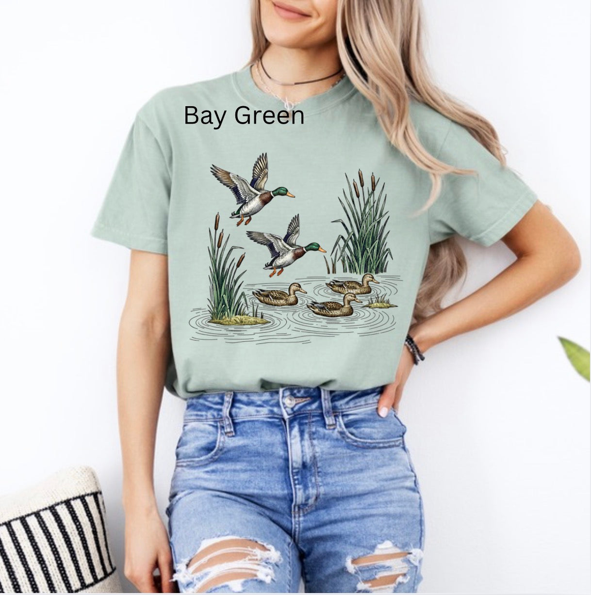 Vintage Mallard Ducks, Mallard Duck, Flying Mallard, Retro Duck Hunting, Hunting Season T-shirt