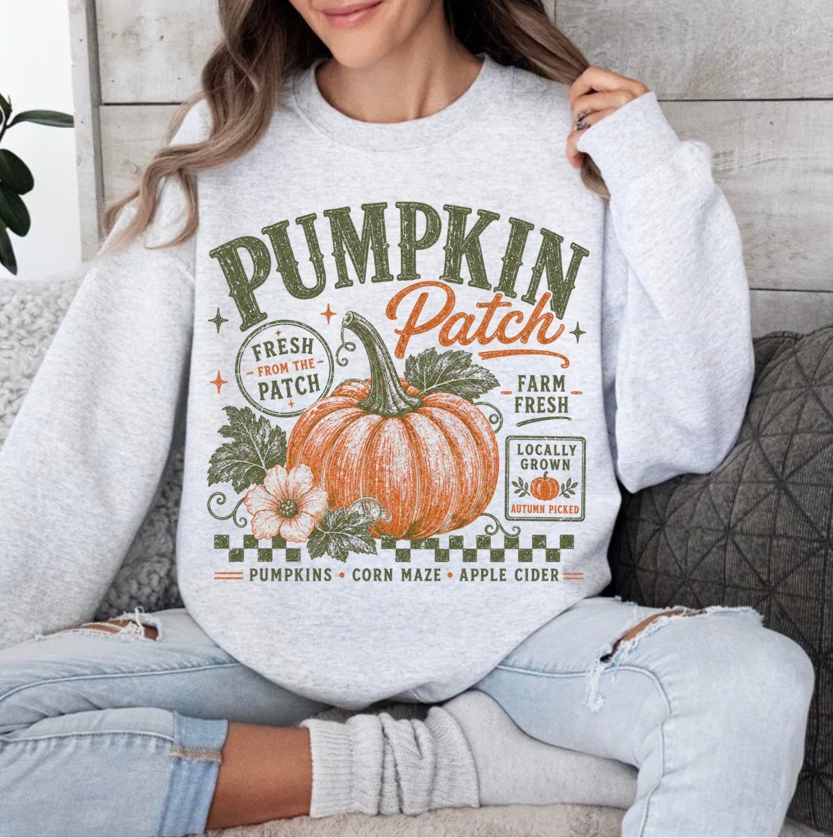 Retro pumpkin patch, fall vibes, cozy season, trendy fall Sweatshirt