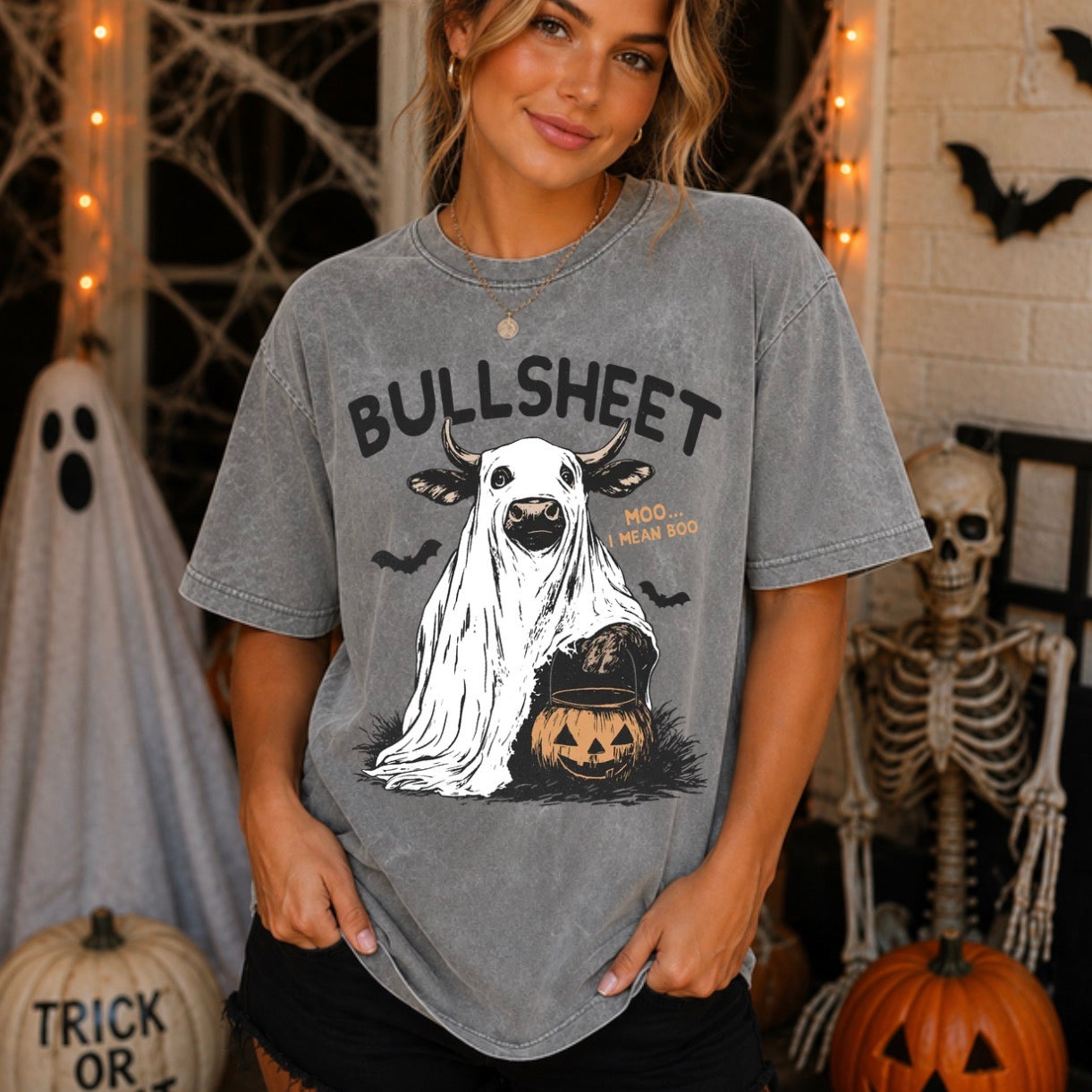 Bullsheet, Funny Halloween, Halloween, Country Halloween, Moo I mean Boo T-shirt