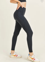 Black Legging with Zipper Pocket